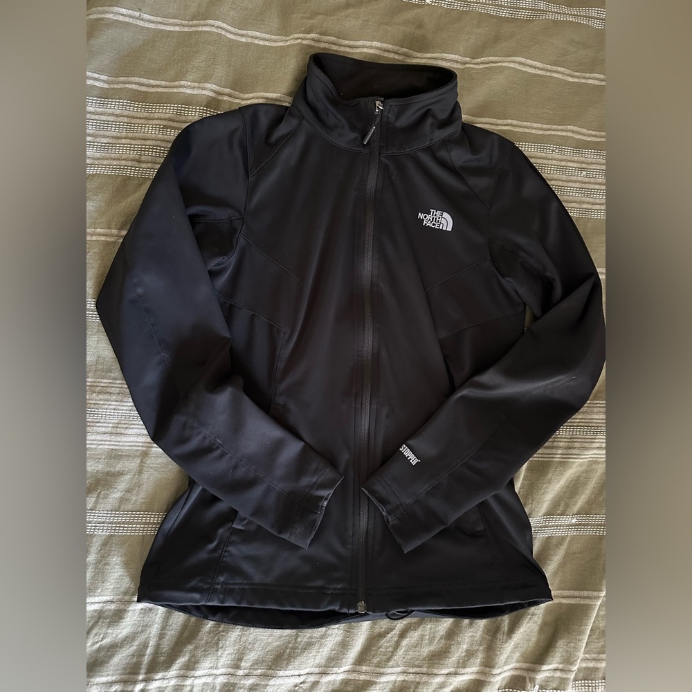 Womens Northface wind breaker